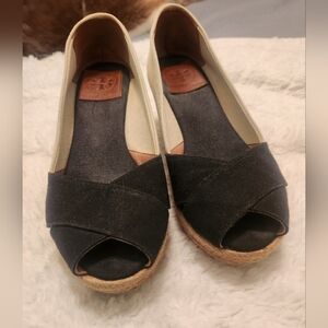 6.5 Tory Burch wedges